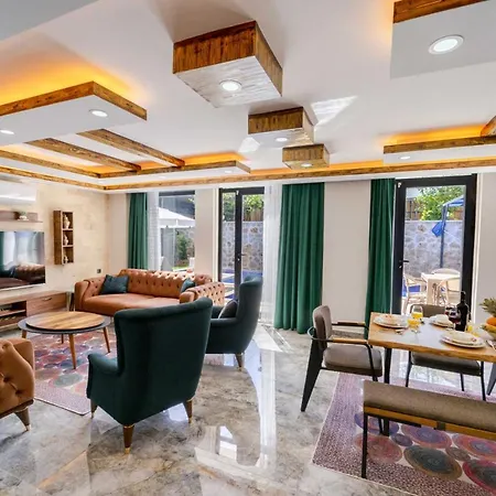 Luxury Duplex With 2 Pools In Kalkan فيلة